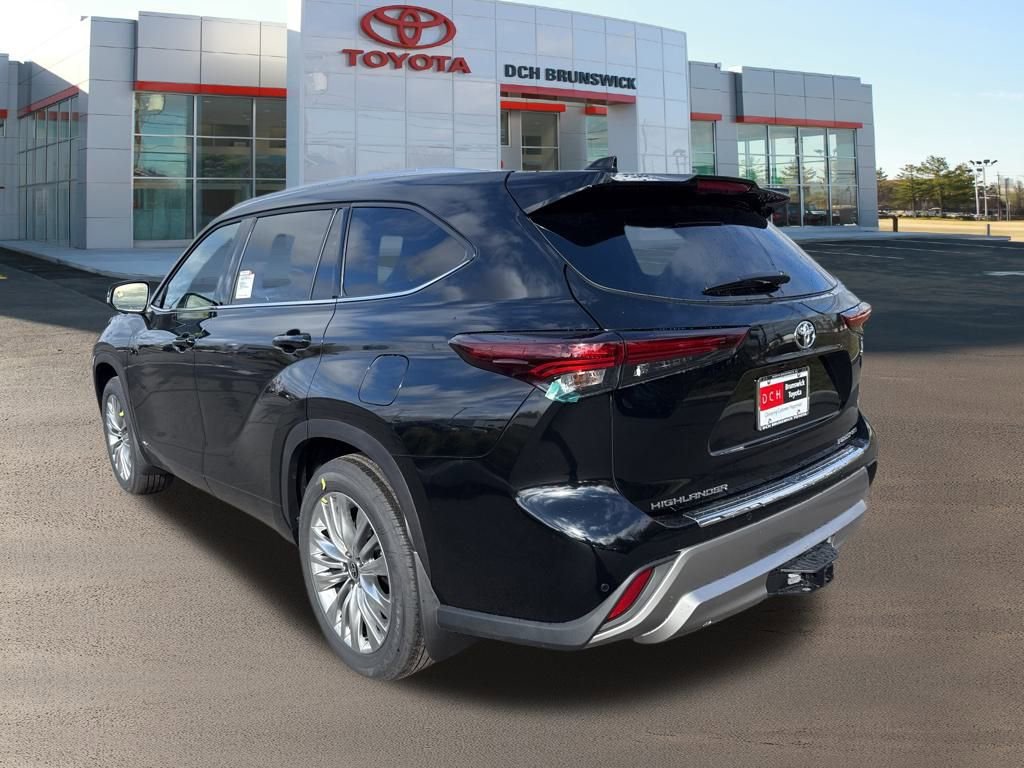 New 2025 Toyota Highlander Platinum image 6