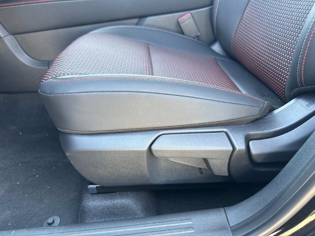 New 2027 Nissan Kicks SR FWD image 19