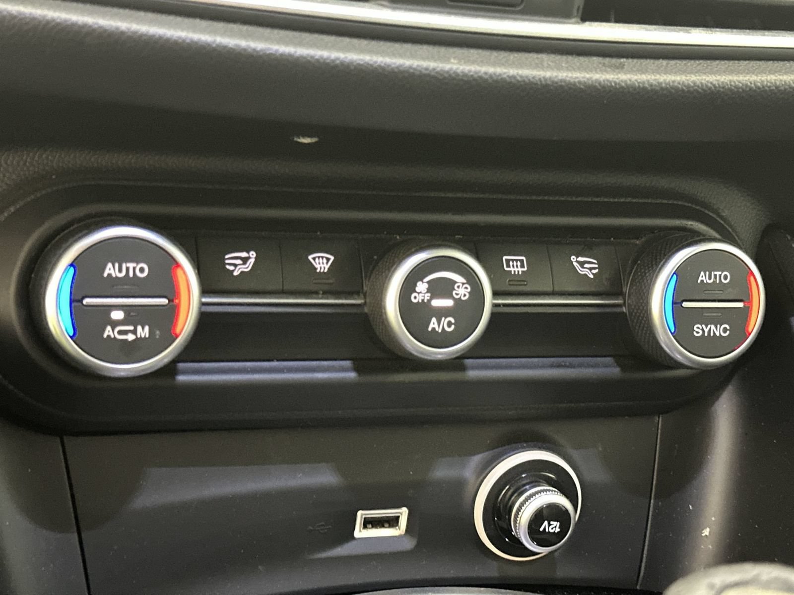 Used 2019 Alfa Romeo Stelvio AWD image 19