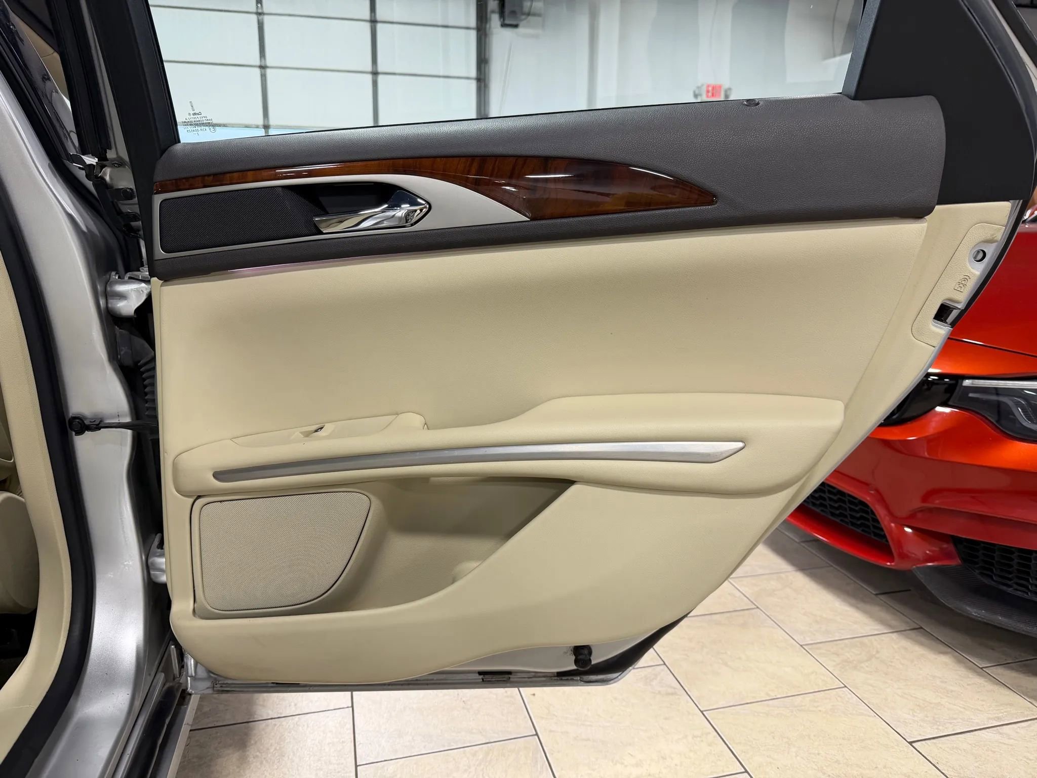 Used 2013 Lincoln MKZ image 33