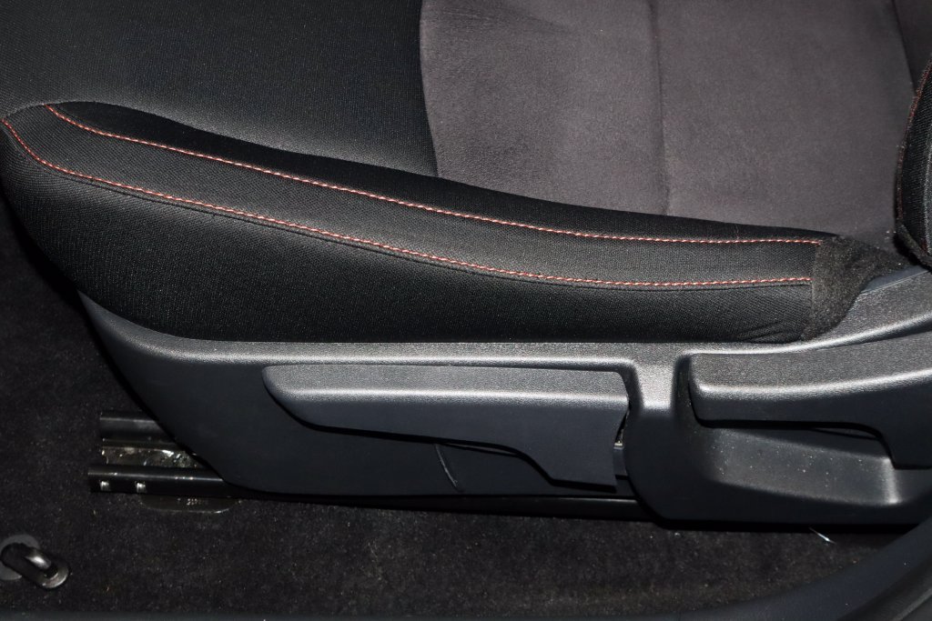 Certified 2025 Nissan Sentra SR FWD image 24