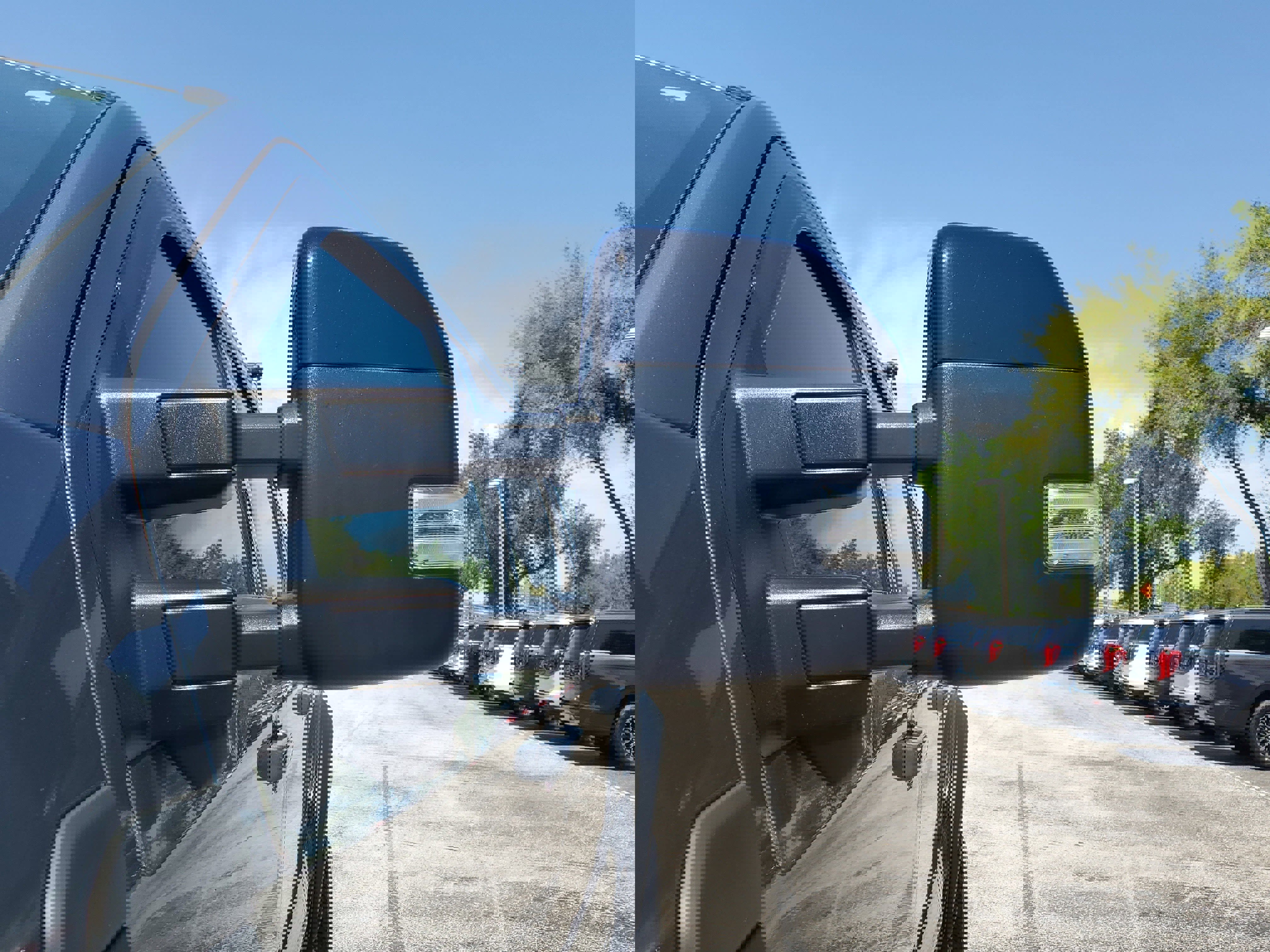 Used 2024 Ford F250 Lariat w/ Lariat Ultimate Package image 4