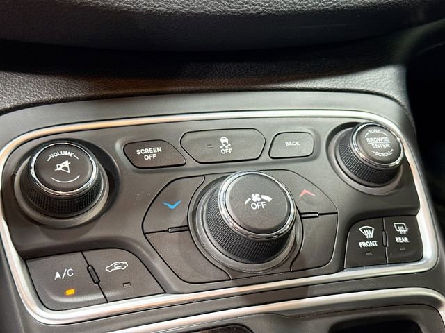 Used 2016 Chrysler 200 Limited w/ Convenience Group image 17