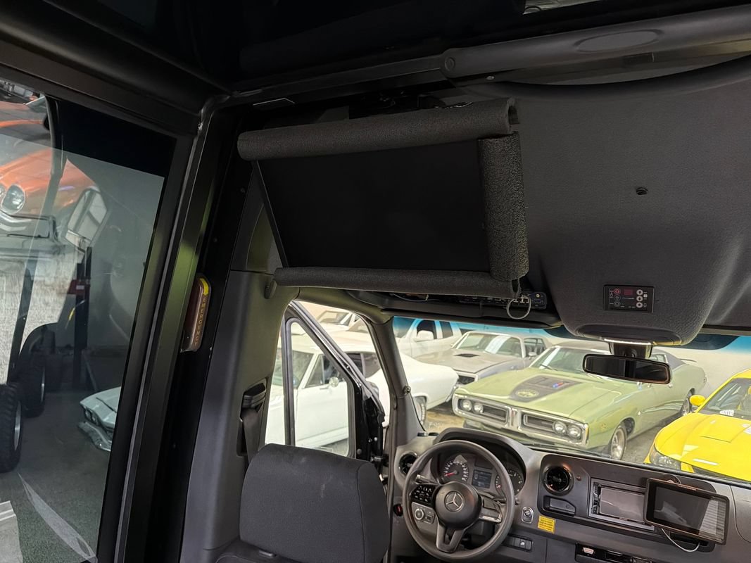 Used 2019 Mercedes-Benz Sprinter 170 Cargo image 38