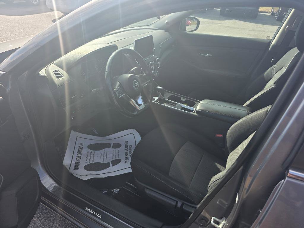 Used 2022 Nissan Sentra SV FWD image 6