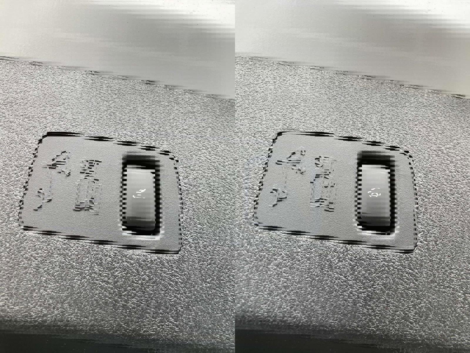 New 2025 Lincoln Corsair Reserve w/ Equipment Group 202A image 14