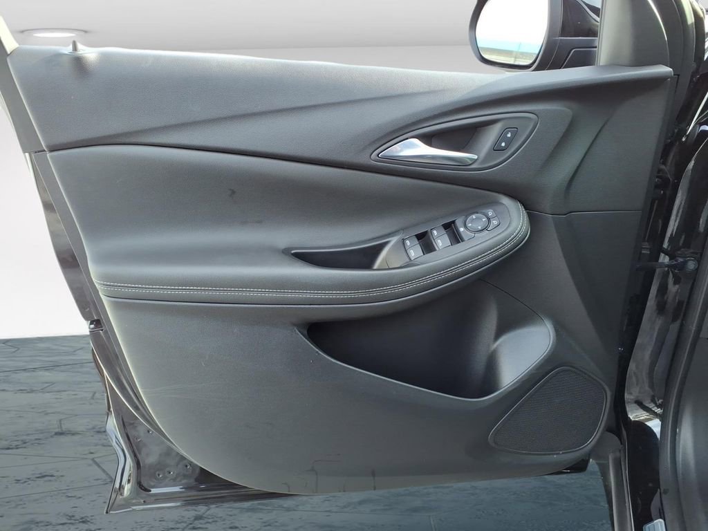 Used 2023 Buick Encore GX Select w/ Safety Package II image 15