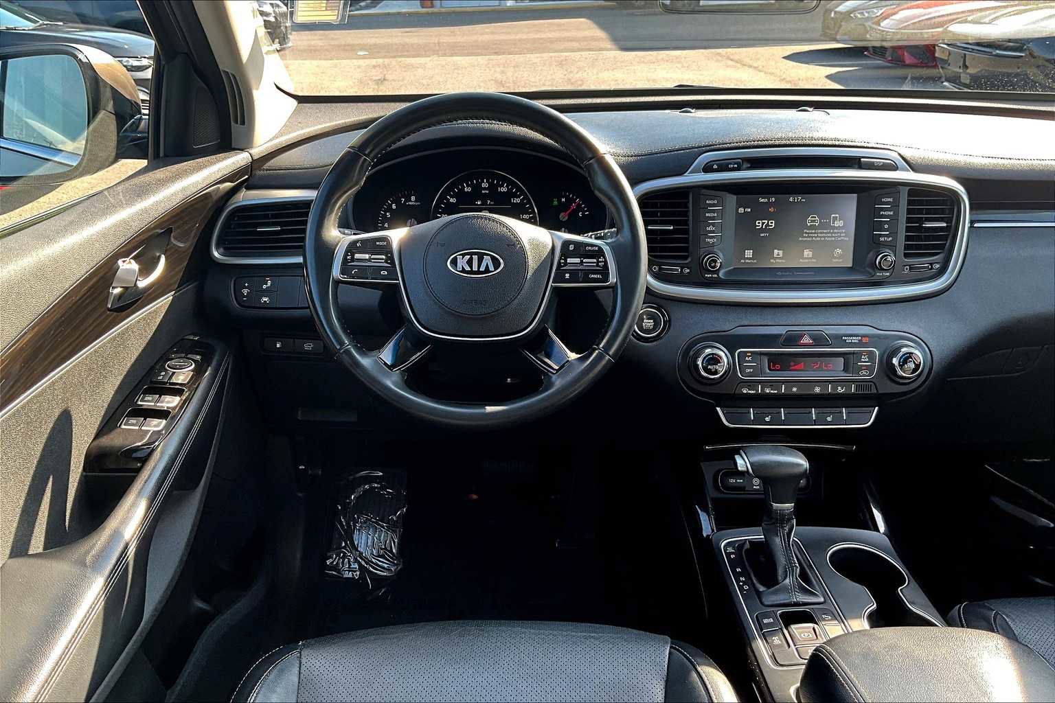 Used 2019 Kia Sorento EX image 5
