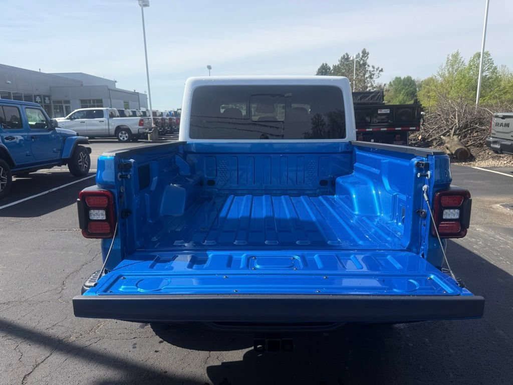 New 2026 Jeep Gladiator Rubicon w/ Whitecap Package AWD/4WD image 48