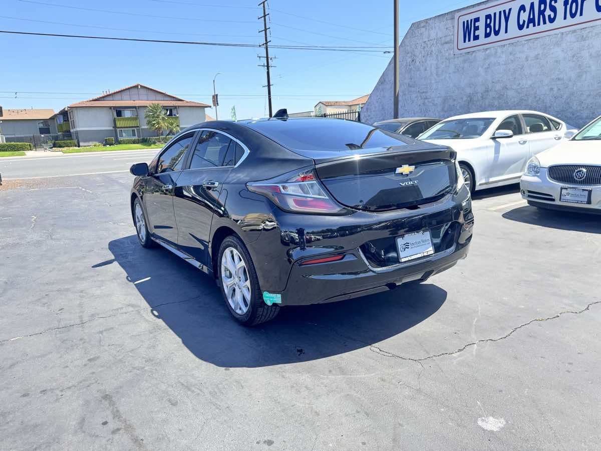 Used 2017 Chevrolet Volt Premier w/ Driver Confidence II Package FWD image 2