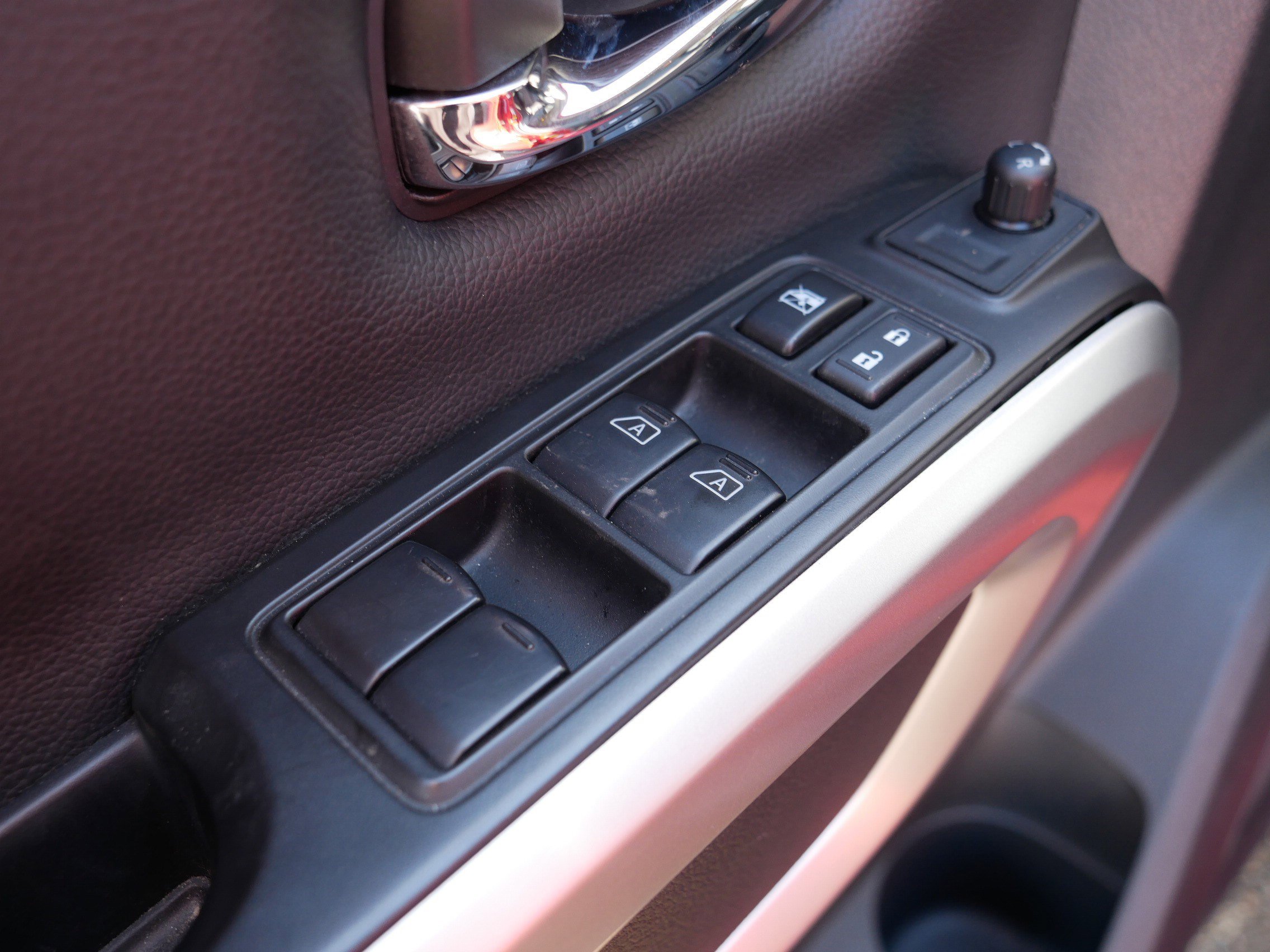 Certified 2024 Nissan Titan SV w/ Accessory Utility Package image 19