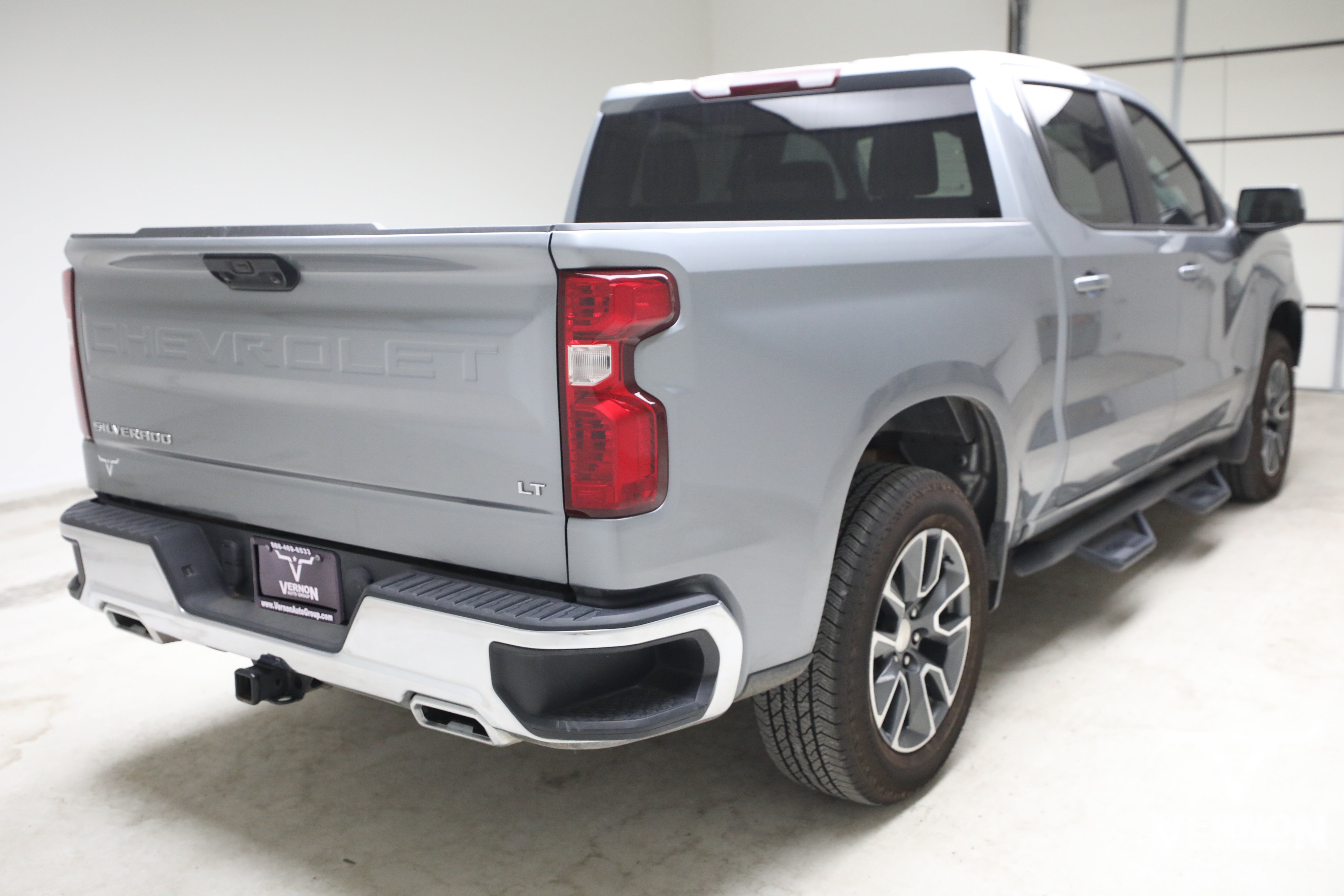 Used 2023 Chevrolet Silverado 1500 LT w/ Z71 Off-Road Package AWD/4WD image 5