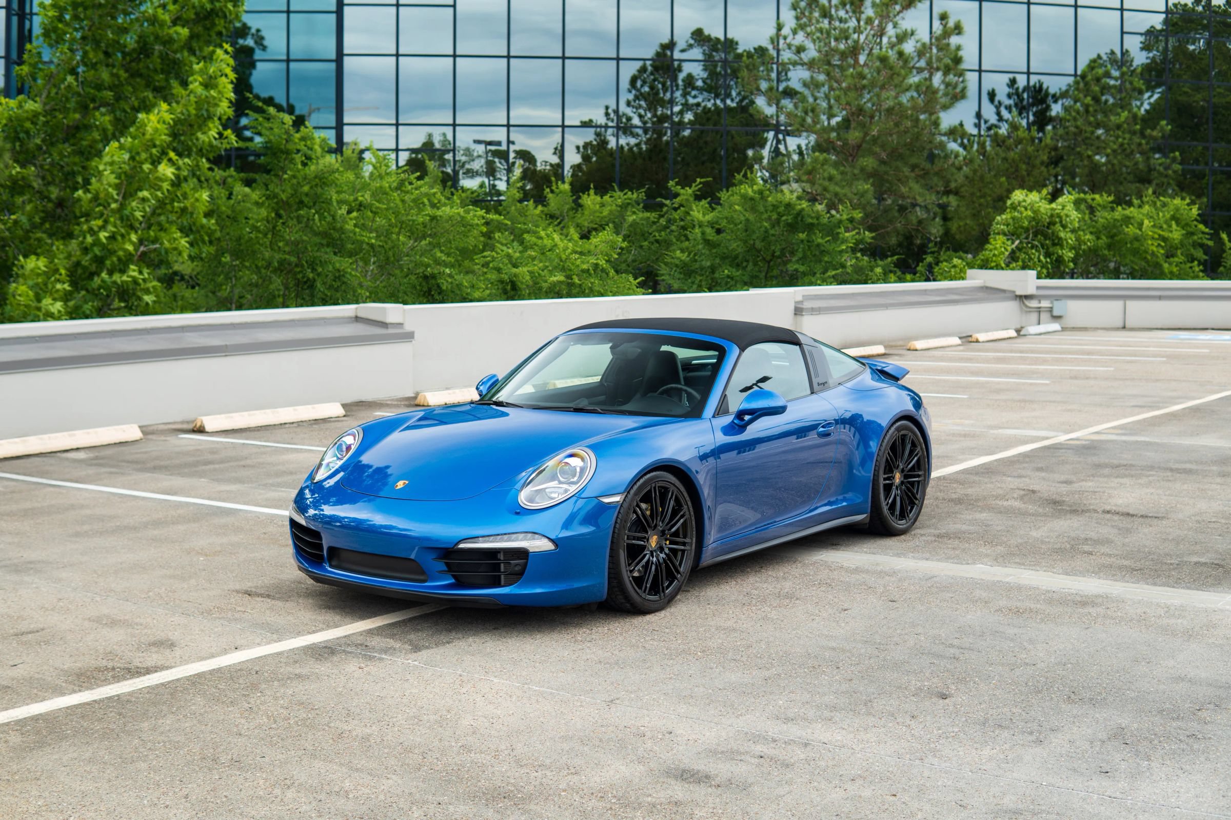 Used 2015 Porsche 911 Targa 4S w/ Sport Chrono Package AWD/4WD image 4