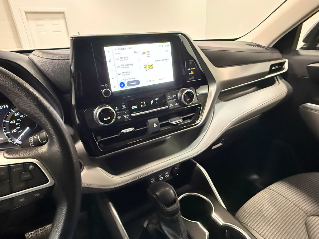 Used 2023 Toyota Highlander L FWD image 32