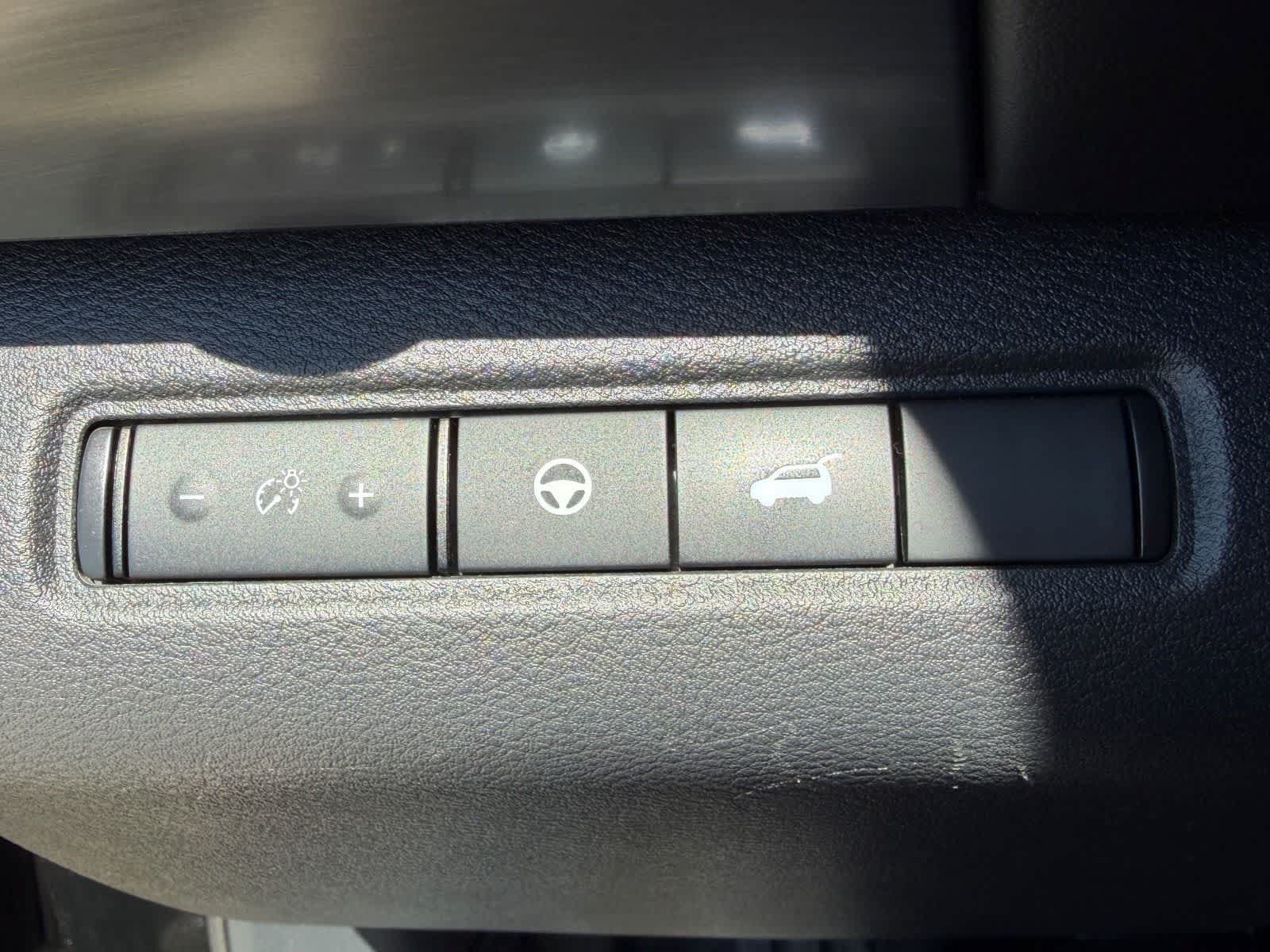 Used 2022 Nissan Pathfinder SL FWD image 14