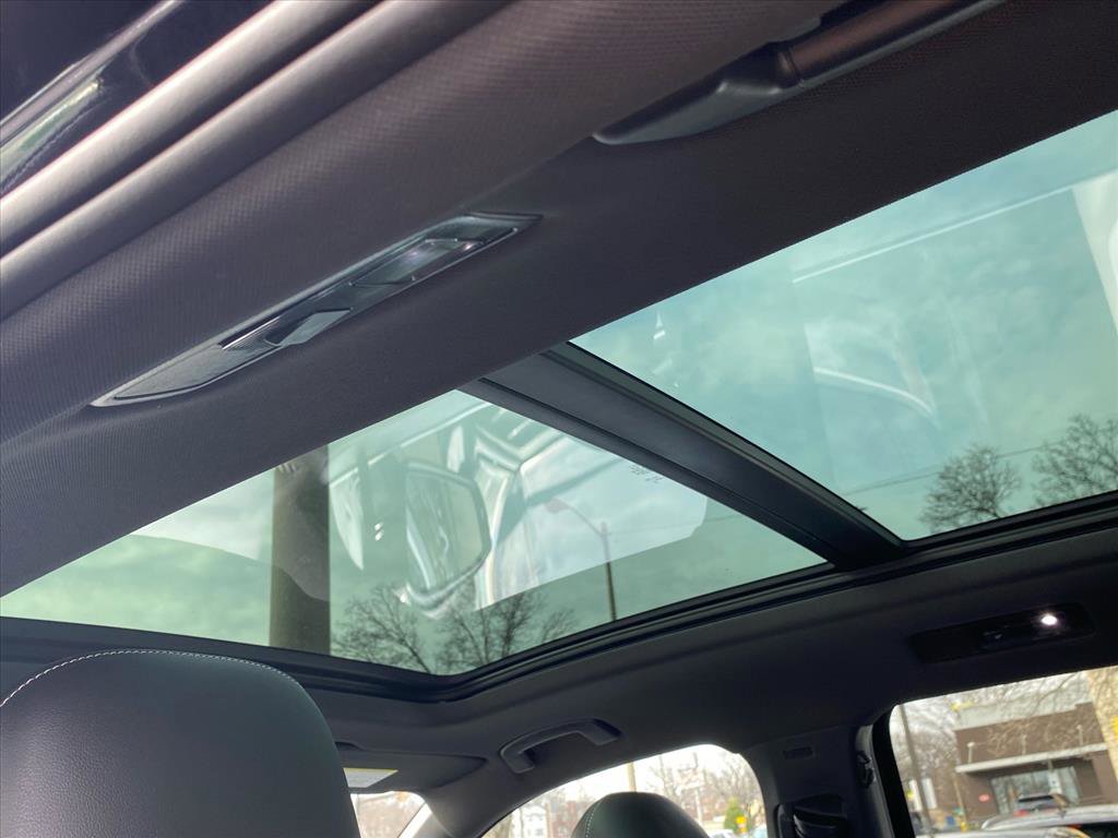 Certified 2024 Volkswagen Tiguan SEL R-Line image 21