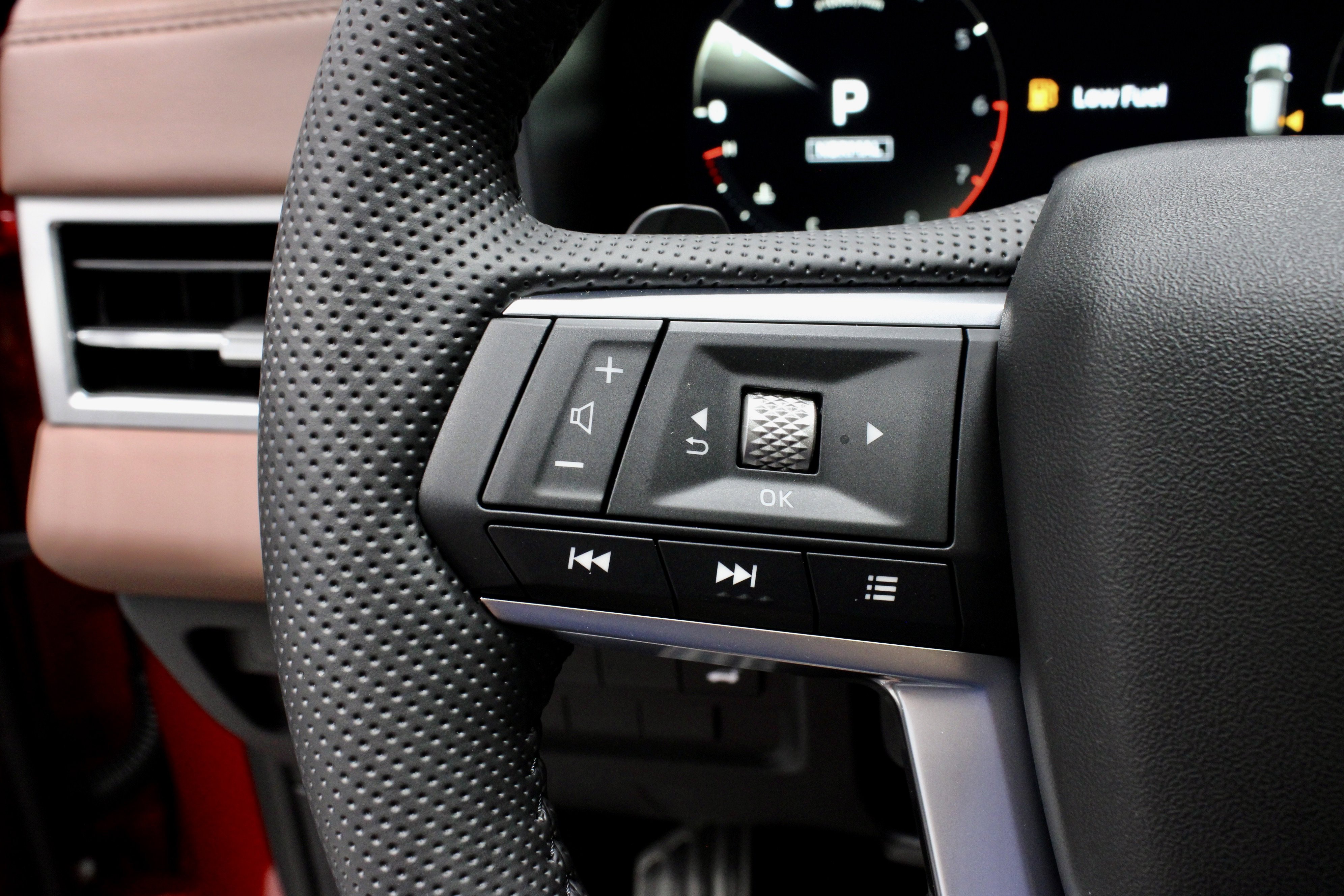 New 2025 Mitsubishi Outlander SEL image 19
