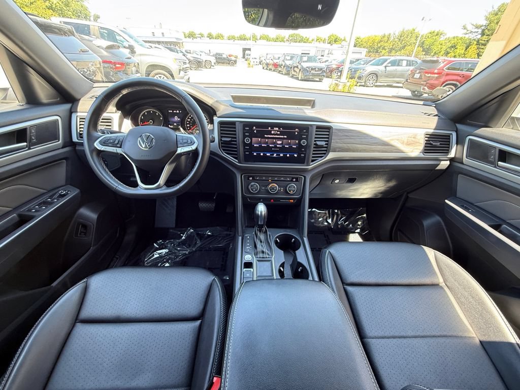 Used 2021 Volkswagen Atlas Cross Sport SE FWD image 23