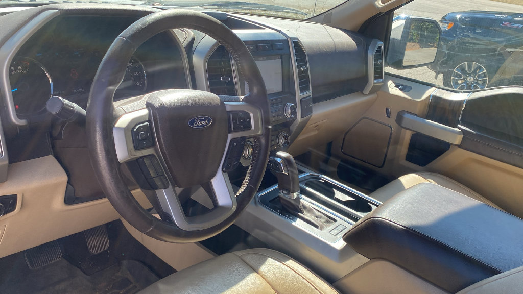 Used 2019 Ford F150 Lariat w/ Equipment Group 502A Luxury AWD/4WD image 15
