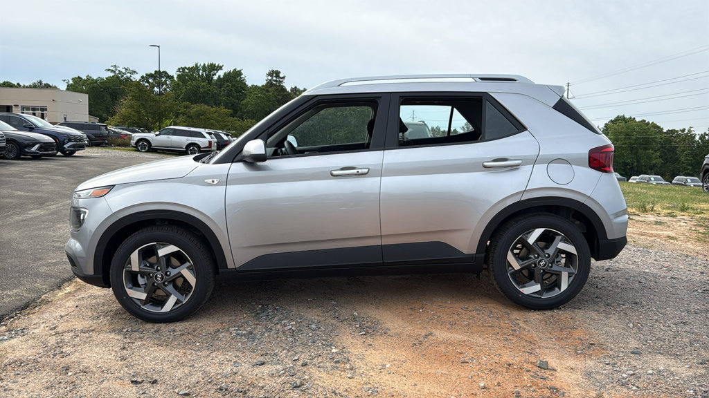 New 2026 Hyundai Venue SEL FWD image 4