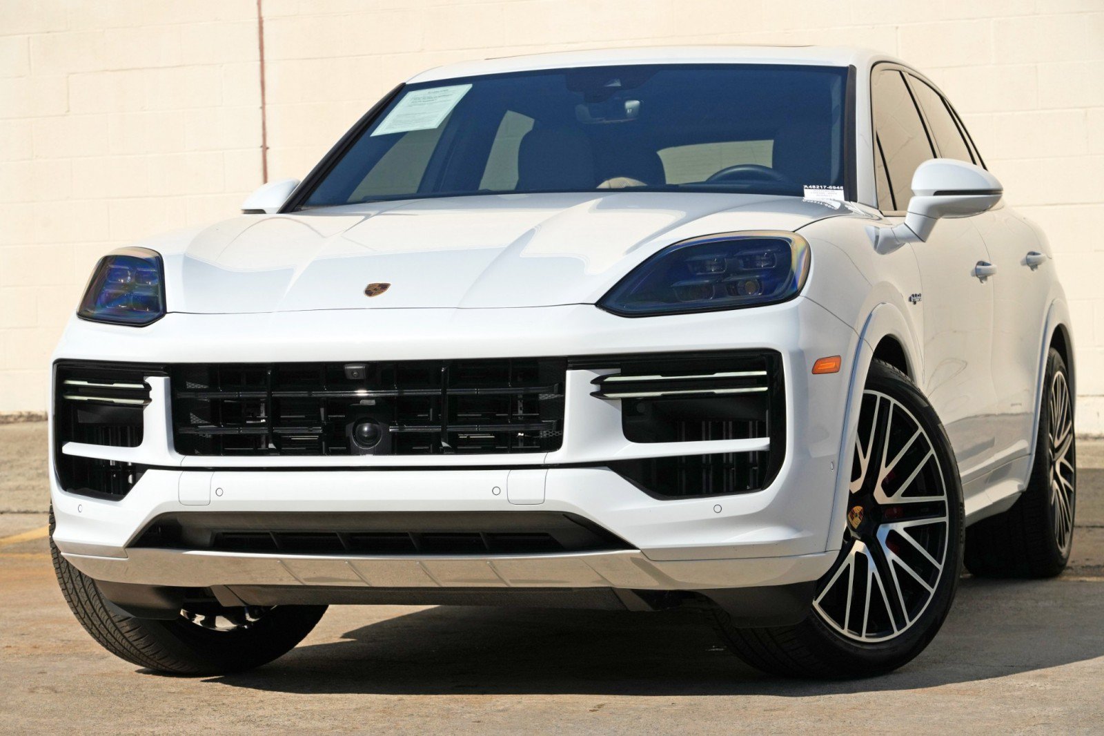 Used 2024 Porsche Cayenne Turbo AWD/4WD image 3