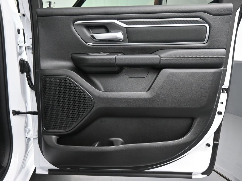 New 2026 RAM 1500 4x4 Crew Cab image 19