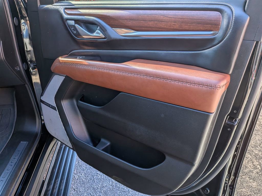 Certified 2024 GMC Yukon Denali Ultimate AWD/4WD image 27