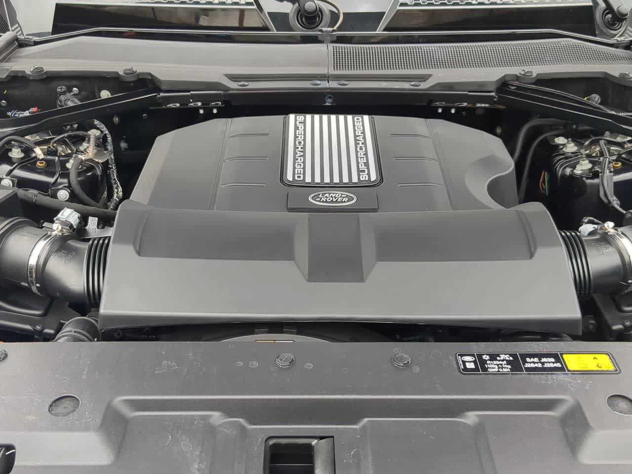 Certified 2025 Land Rover Defender 110 V8 AWD/4WD image 15