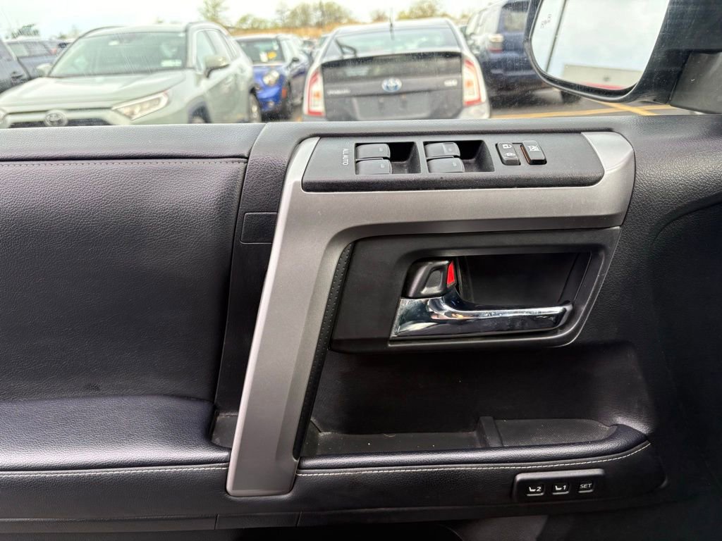 Used 2022 Toyota 4Runner Limited AWD/4WD image 7