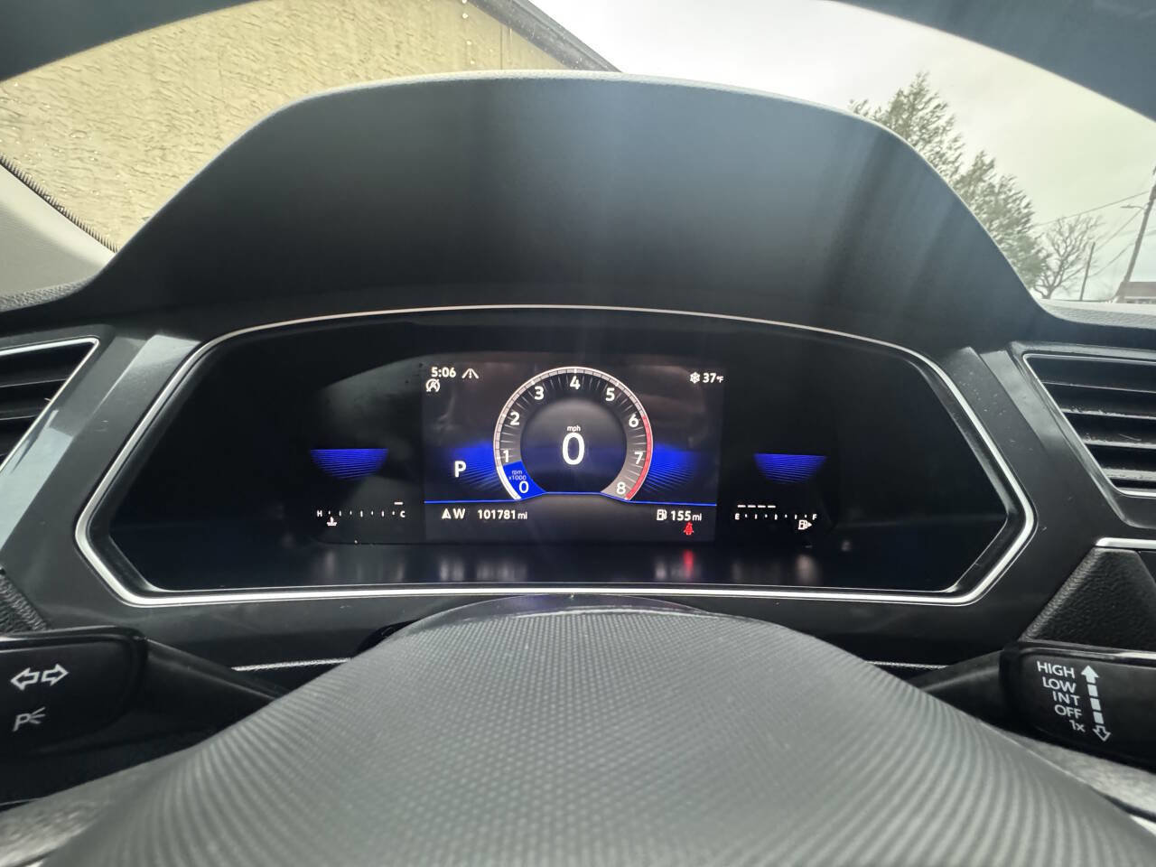 Used 2024 Volkswagen Tiguan SE image 33