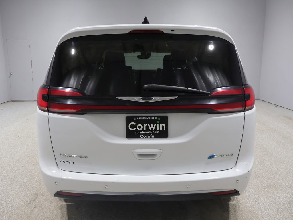 Used 2023 Chrysler Pacifica Touring-L image 13