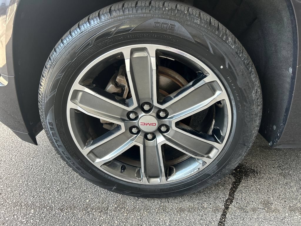 Used 2017 GMC Acadia Denali w/ Technology Package AWD/4WD image 31