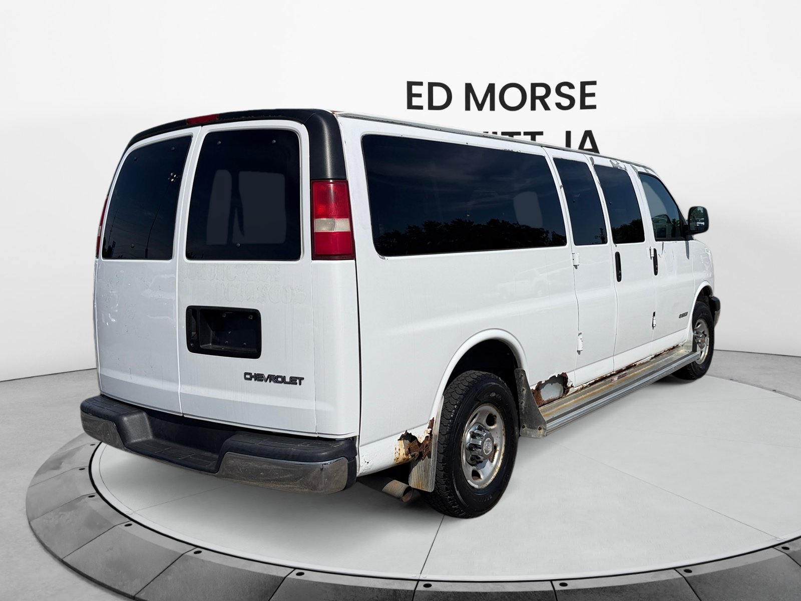 Used 2004 Chevrolet Express 3500 Extended Passenger w/ LS Preferred Equipment Group RWD image 5