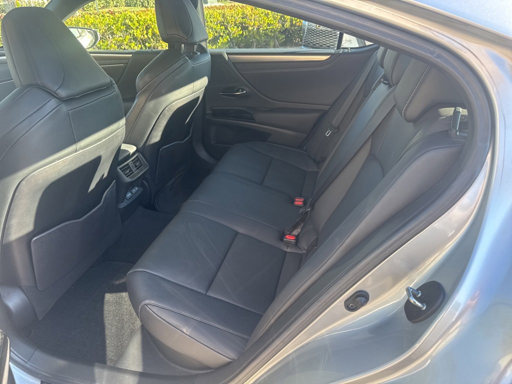 Used 2023 Lexus ES 300h F Sport image 21