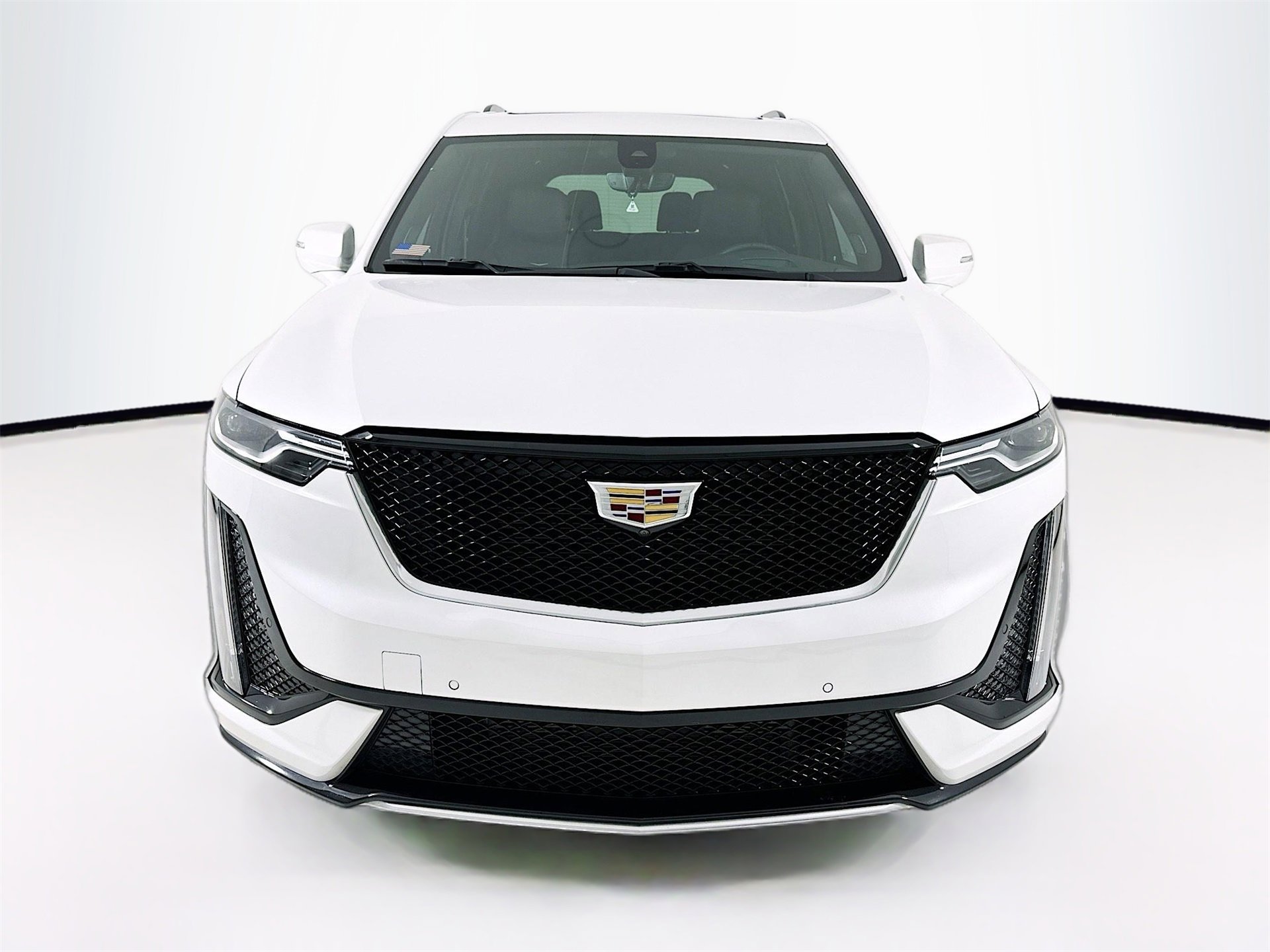 Used 2023 Cadillac XT6 Sport w/ Technology Package image 2