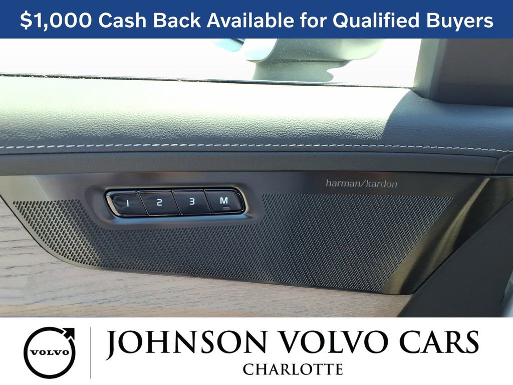 New 2026 Volvo XC90 T8 Plus w/ Protection Package Premier AWD/4WD image 12