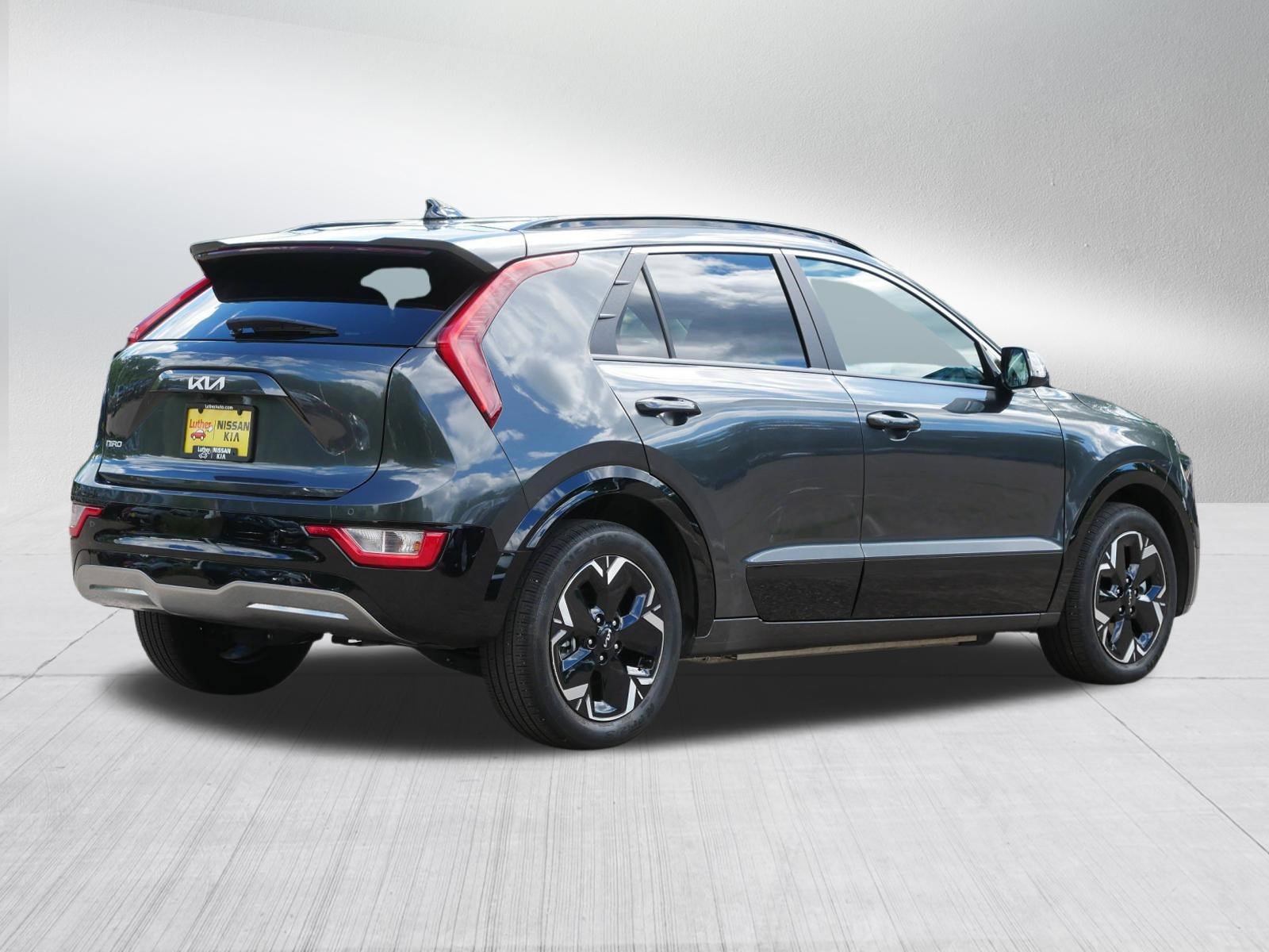 Used 2024 Kia Niro Wind w/ Wind Preserve Package FWD image 7