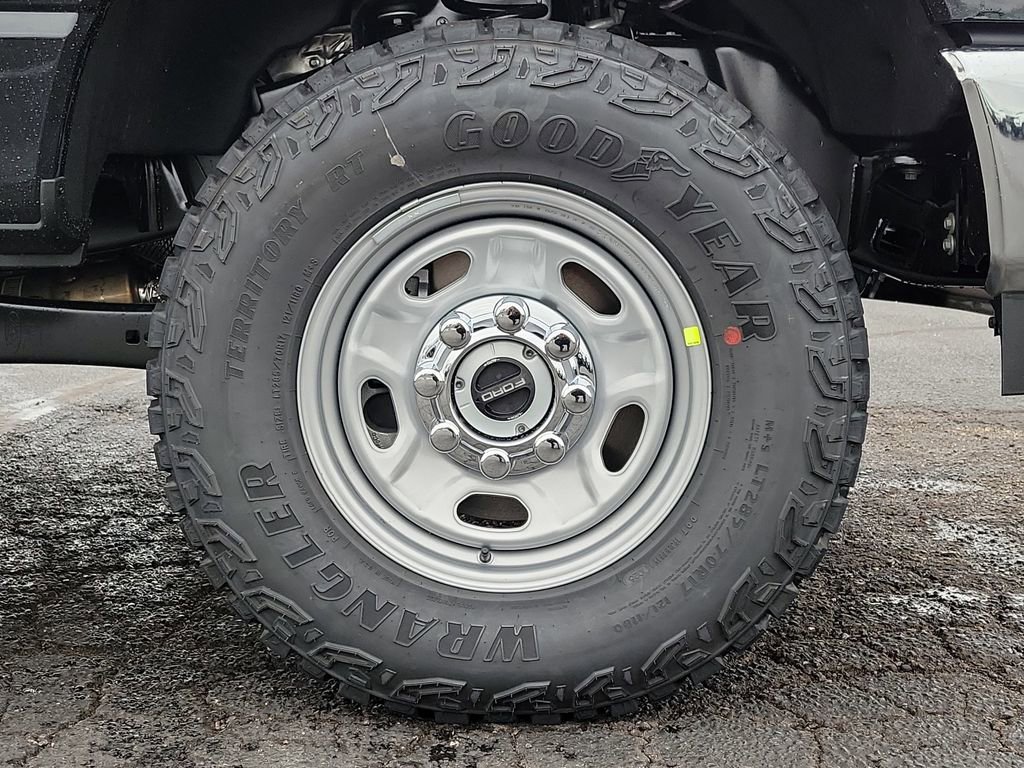 New 2026 Ford F250 XL w/ XL Off-Road Package image 9