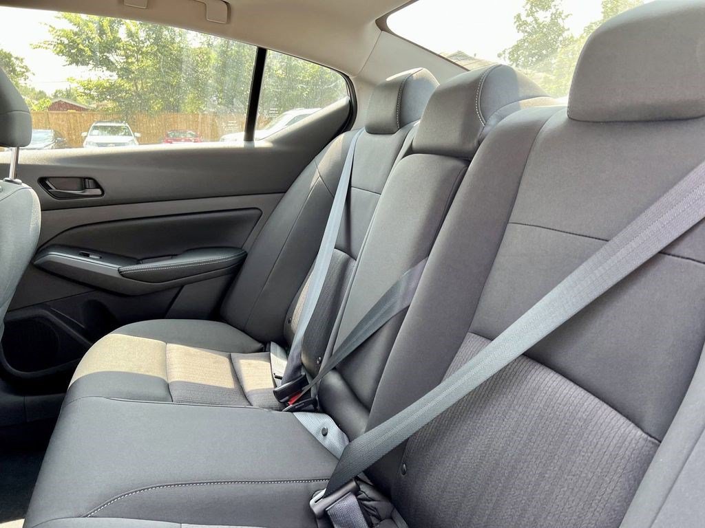 Certified 2025 Nissan Altima 2.5 SV w/ SV Premium Package FWD image 32