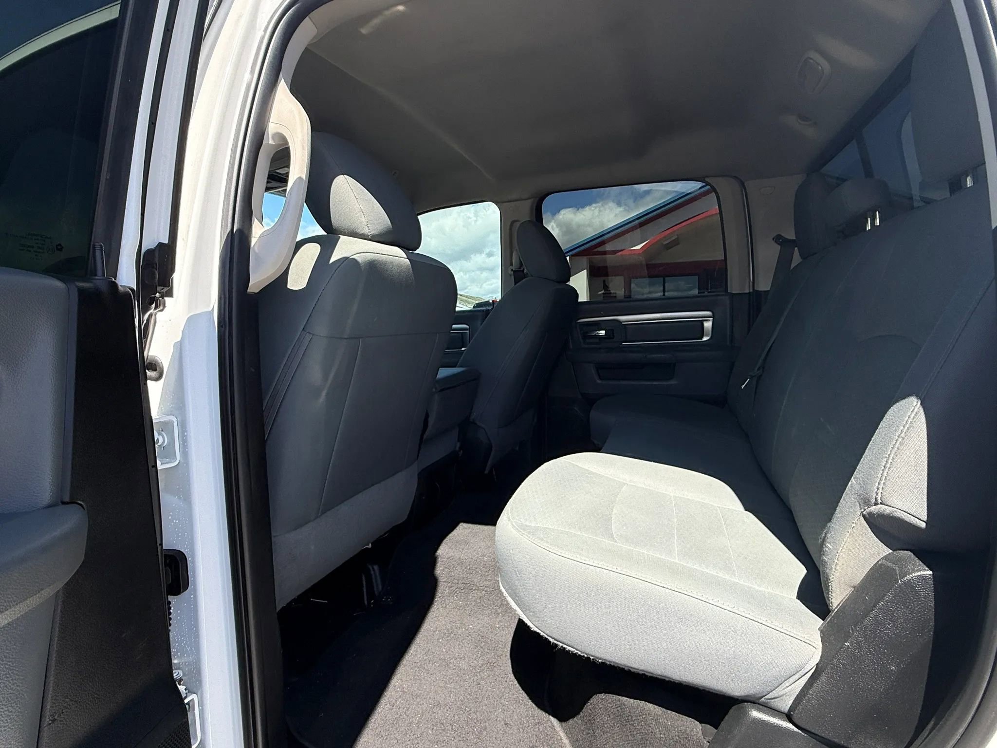 Used 2018 RAM 2500 SLT AWD/4WD image 13