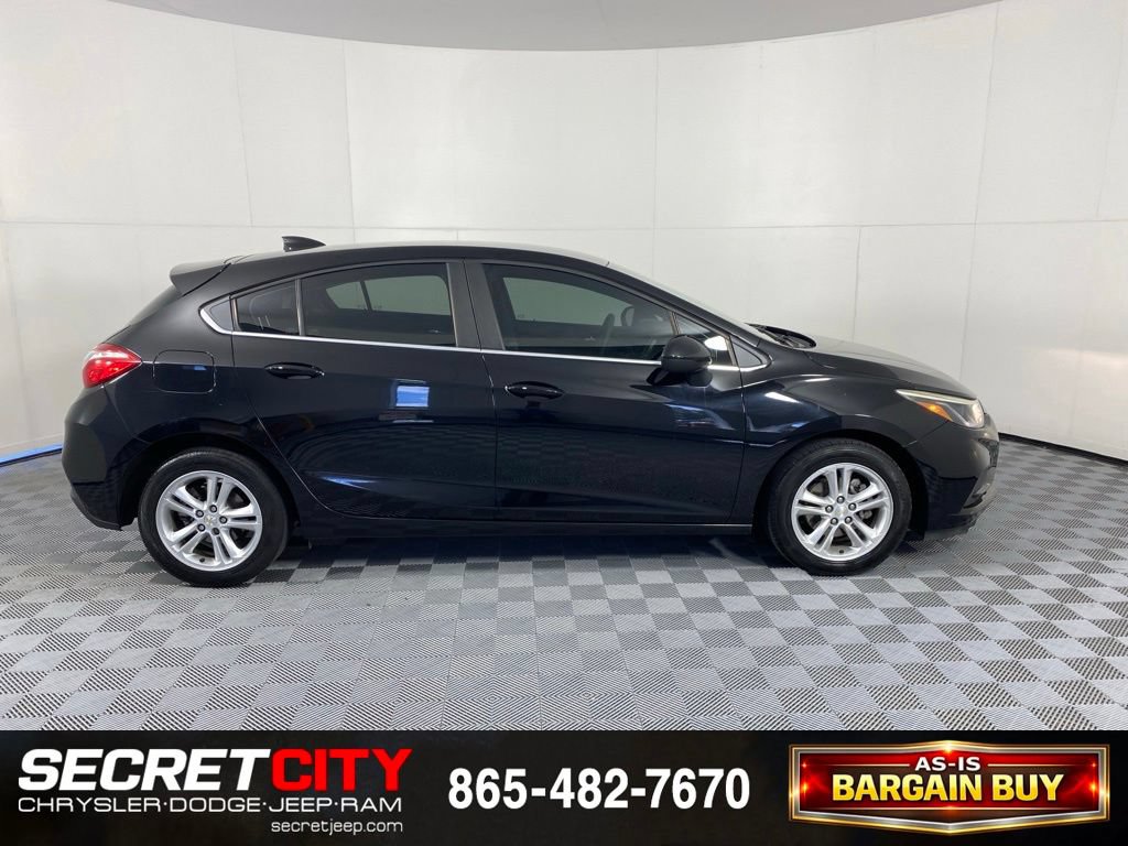 Used 2018 Chevrolet Cruze LT w/ Convenience Package FWD image 8