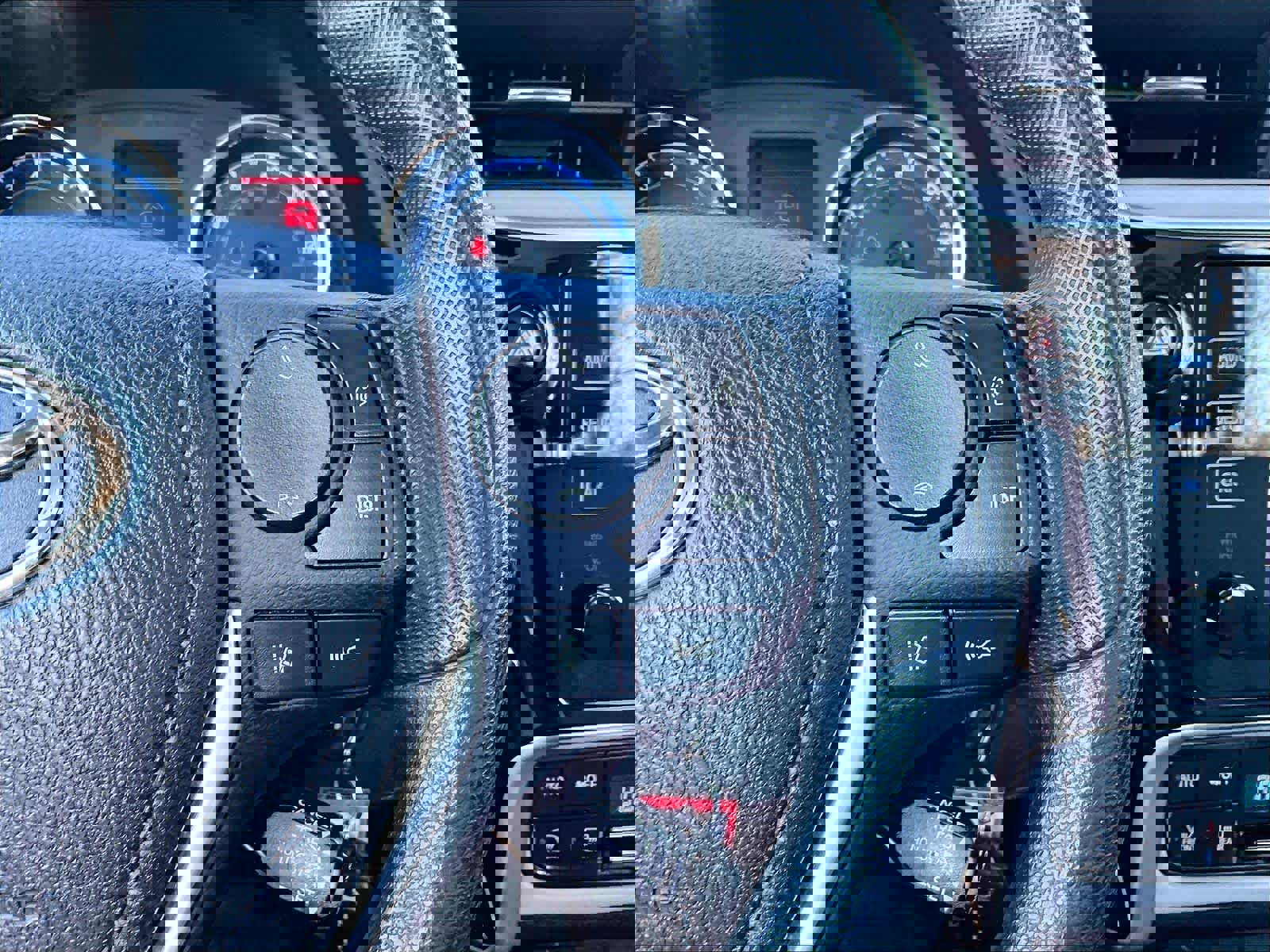 Used 2018 Toyota Corolla LE image 24