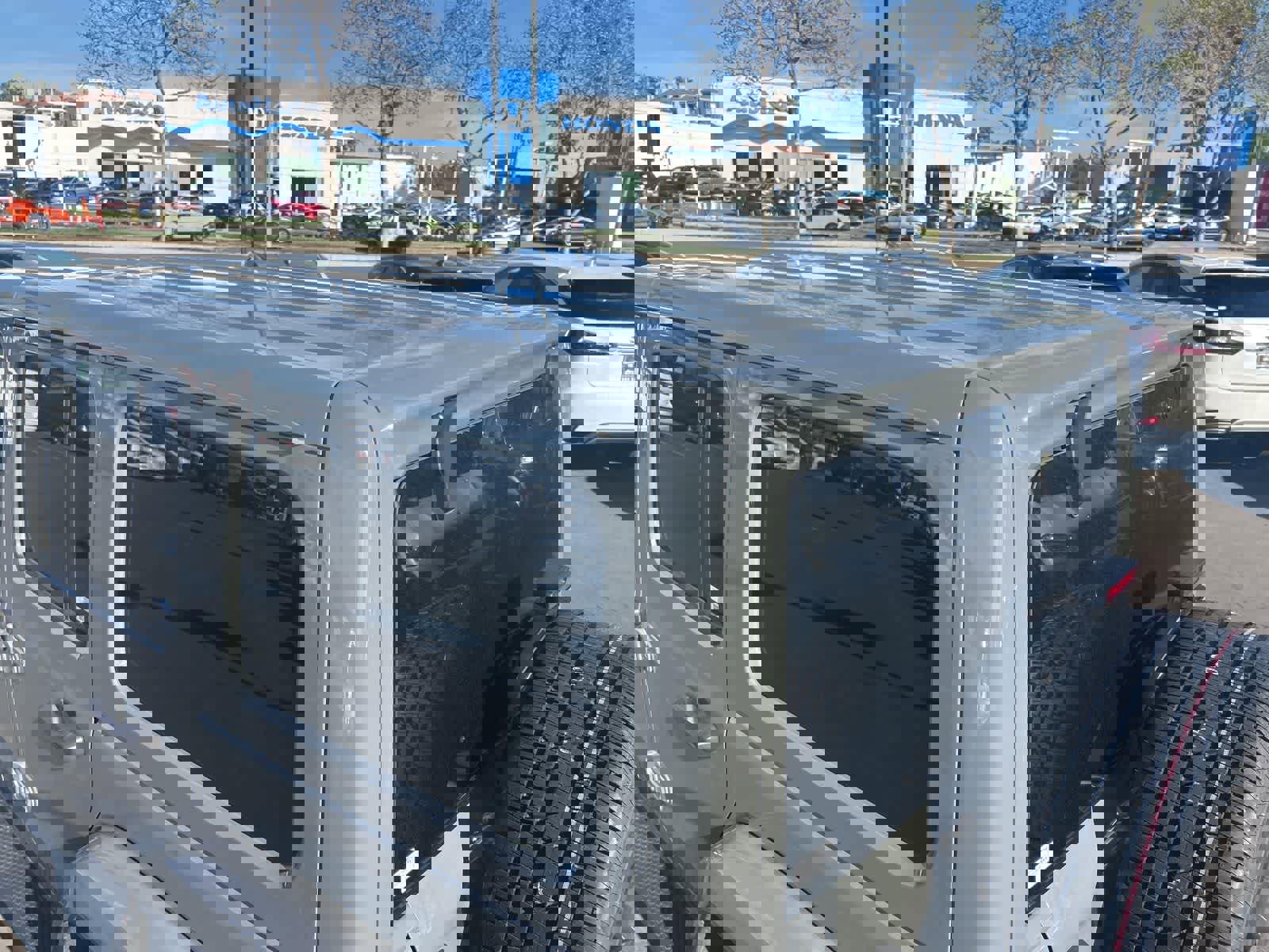 Used 2023 Jeep Wrangler Sahara w/ Cold Weather Group image 26