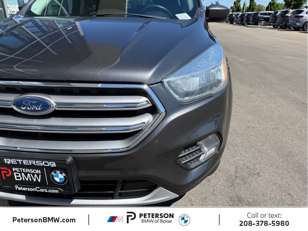 Used 2017 Ford Escape SE AWD/4WD image 38