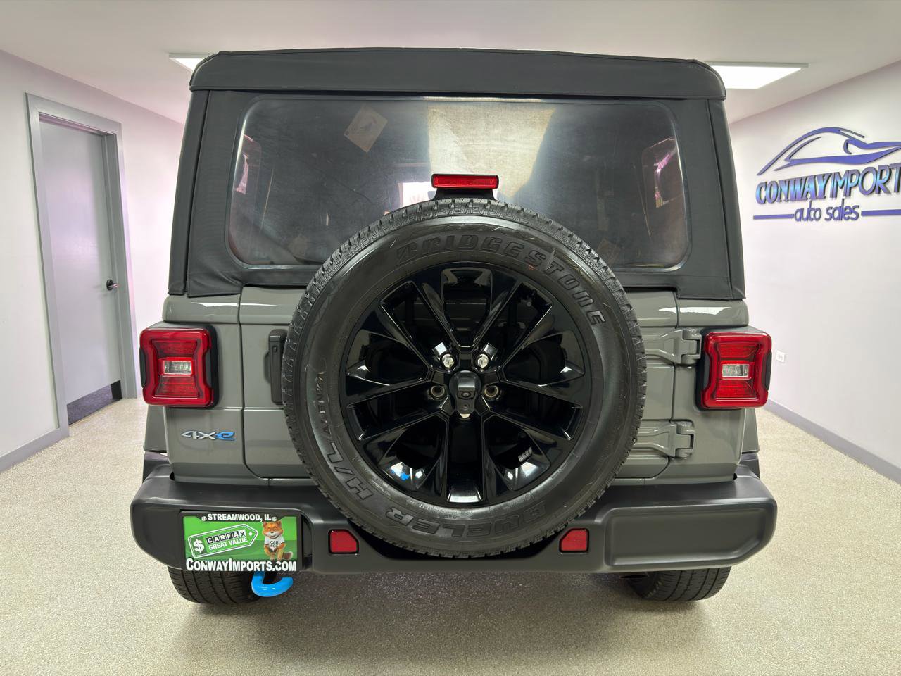 Used 2023 Jeep Wrangler Sahara AWD/4WD image 7