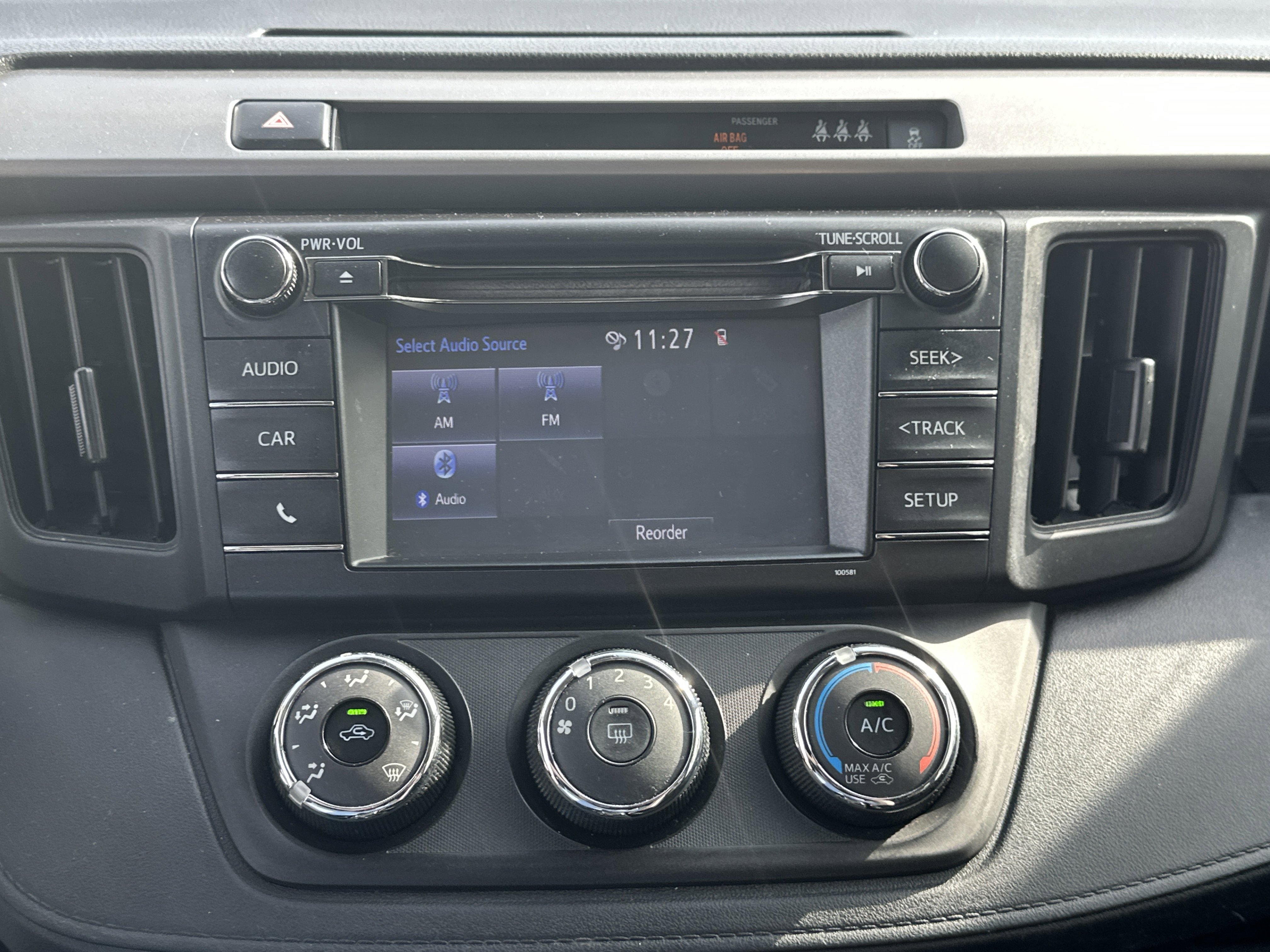 Used 2018 Toyota RAV4 LE image 24