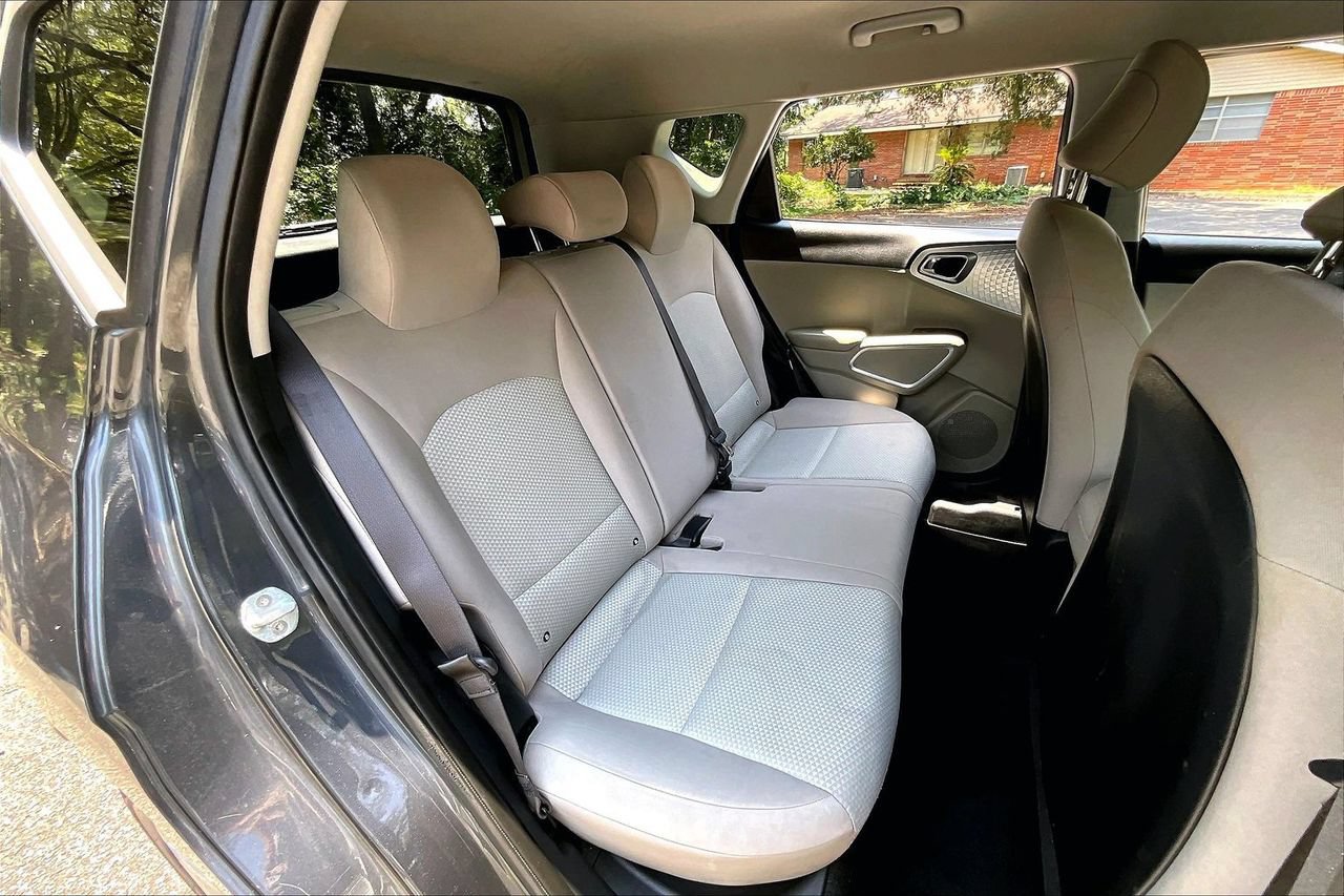 Used 2020 Kia Soul LX FWD image 21