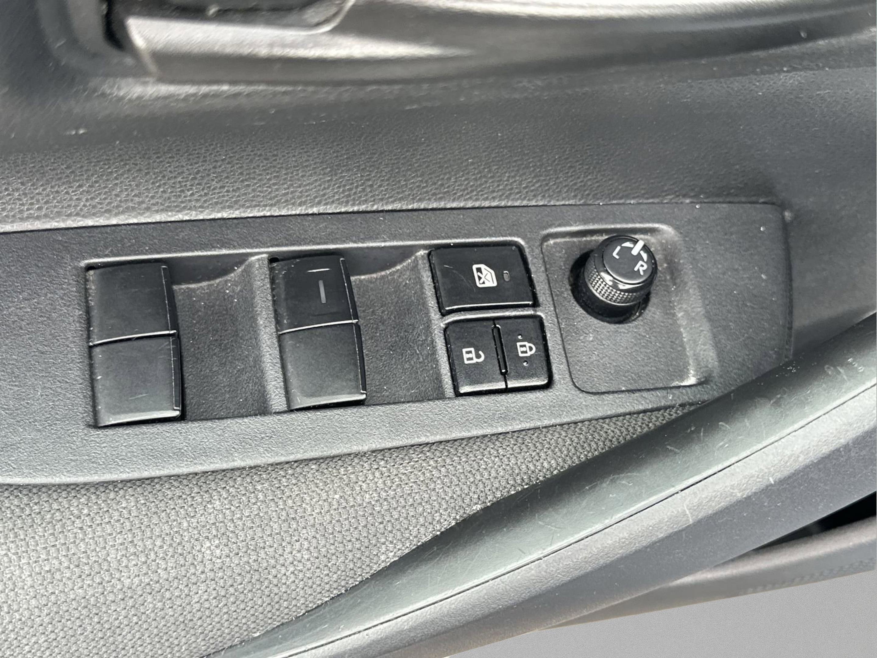 Used 2023 Toyota Corolla LE image 31