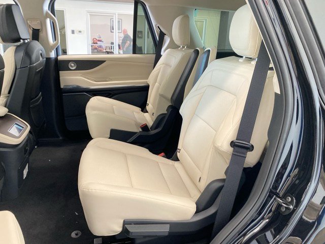 New 2027 Lincoln Navigator Reserve w/ Jet Appearance Package AWD/4WD image 12