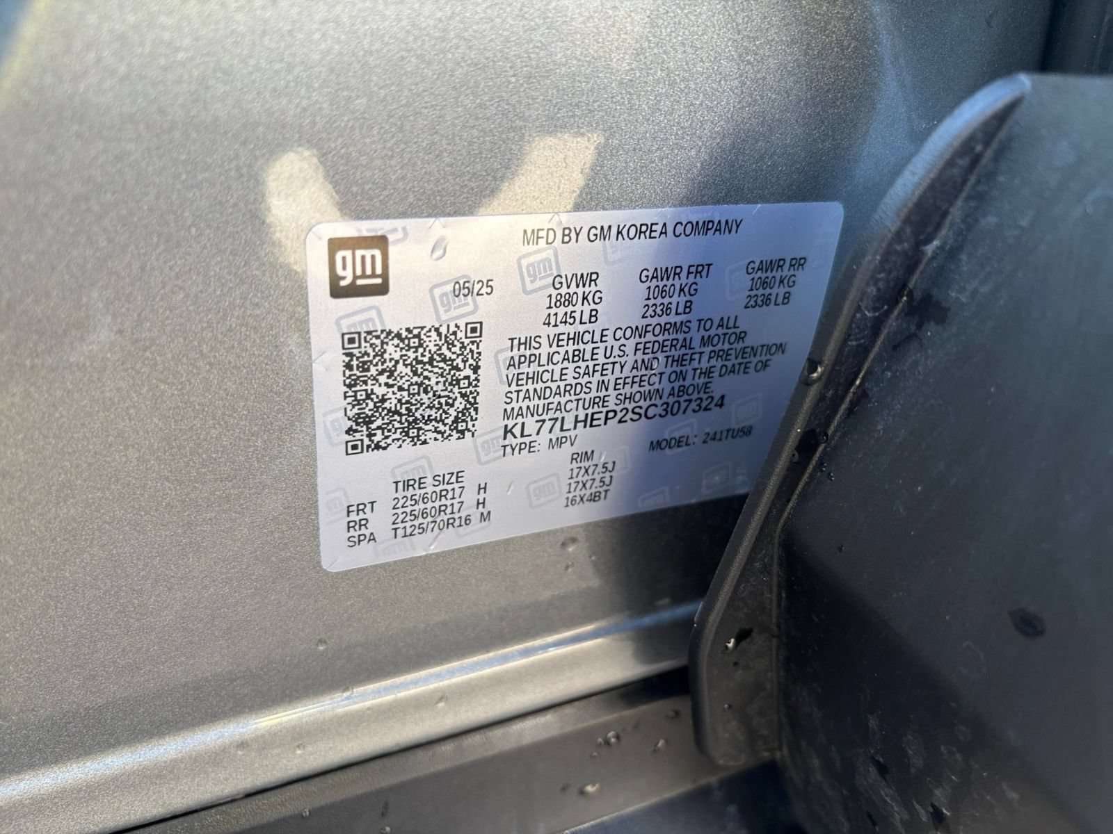 Used 2025 Chevrolet Trax LT FWD image 28